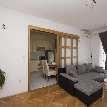Apartments Robert Apartment Brela