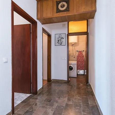 Apartment Apartments Robert *