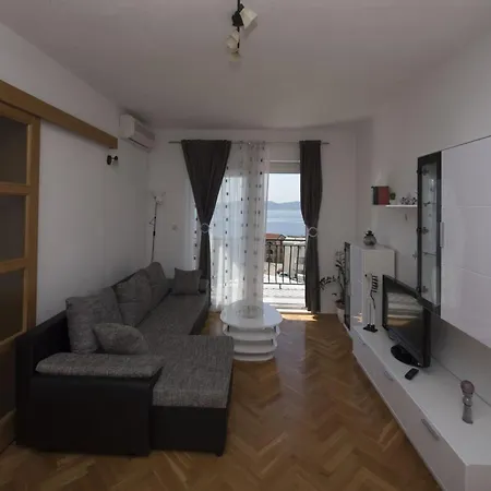 Apartment Apartments Robert *